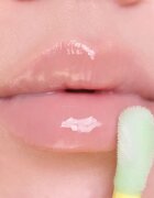 AMUSE Banana Lip Oil banánový olej na rty odstín 01 Zen Matcha 4.5 ml