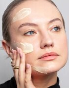 Antipodes Aura Manuka Honey Mask čisticí a zklidňující pleťová maska s medem 75 ml