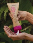 Aveda Cherry Almond Softening Conditioner hloubkově vyživující kondicionér pro lesk a hebkost vlasů 1000 ml