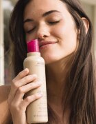 Aveda Cherry Almond Softening Shampoo vyživující šampon pro lesk a hebkost vlasů 1000 ml