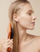 Aveda Wooden Paddle Brush Mini dřevěný kartáč na vlasy mini 1 ks