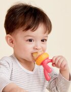 B.Box Feeder Teether krmící kousátko Strawberry 4m+ 1 ks