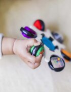 Baby Einstein Curiosity Clutch Twist & Pop aktivity hračka 3 m+ 1 ks