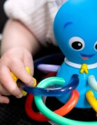 Baby Einstein Opus's Shake & Soothe Teether Toy & Rattle kousátko s chrastítkem 0 m+ 1 ks