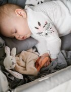 BabyOno Have Fun Baby Bunny usínáček s chrastítkem 1 ks