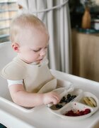 BabyOno Siilicone Plate 6m+ dělený talíř s přísavkou Beige 1 ks