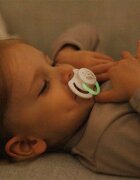 BabyOno Take Care Symmetrical Silicone Soothers dudlík Day & Night 18m+ 2 ks
