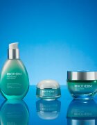 Biotherm Aquasource Total Eye Revitalizer oční péče proti otokům a tmavým kruhům s chladivým účinkem 15 ml