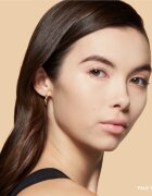 Bobbi Brown Sheer Finish Pressed Powder jemný kompaktní pudr odstín Pale Yellow 9 g