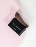 Brushworks Blending Face & Body Brush kabuki štětec na tvář a tělo typ NO. 24 1 ks