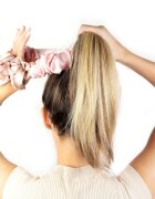 Brushworks Heatless Curling Scrunchie gumička pro natočení vlasů 1 ks