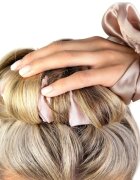 Brushworks Heatless Curling Scrunchie gumička pro natočení vlasů 1 ks