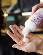 Bumble and bumble Bb. Curl Light Defining Cream stylingový krém pro definici vln lehké zpevnění 250 ml