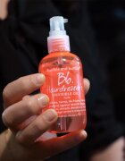 Bumble and bumble Hairdresser's Invisible Oil olej pro lesk a hebkost vlasů 100 ml