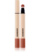 Burberry Brit Matte Veil matná hydratační tekutá rtěnka odstín English Oak 652 3 ml