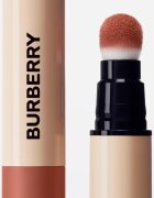 Burberry Brit Matte Veil matná hydratační tekutá rtěnka odstín English Oak 652 3 ml