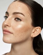 Catrice All Over Glow Tint multifunkční líčidlo pro oči rty a tvář odstín 010 · Beaming Diamond 15 ml