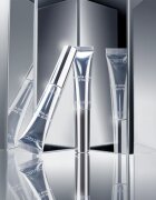 Catrice Beyond The Mirror lesk na rty pro větší objem odstín C02 Glowing Drip 10 ml