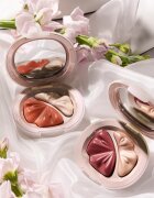 Catrice Brides & Besties tvářenka s rozjasňovačem odstín C01 Vow To Glow 8.5 g