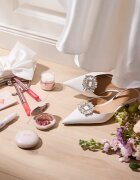 Catrice Brides & Besties tvářenka s rozjasňovačem odstín Champagne Showers C01 3.5 g
