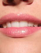 Catrice Diamond Glaze lesk na rty s holografickým efektem odstín 030 Less Bitter More Glitter 3 ml
