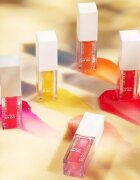Catrice Glossing Glow tónovací olej na rty odstín 020 - Drama Mama 4 ml