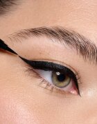 Catrice Hyper Liner Brush Eyeliner dlouhotrvající voděodolné oční linky odstín 010 Ever Black 0.52 ml