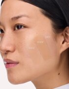 Catrice Invisible Cover Cushion Foundation matující make-up v houbičce SPF 30 odstín 033W 10 g