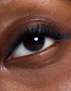 Catrice Jewel Glide Effect Eye Pencil voděodolná tužka na oči pro třpytivý lesk odstín 030 Midnight Sapphire 1.5 g
