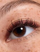 Catrice Jewel Glide Effect Eye Pencil voděodolná tužka na oči pro třpytivý lesk odstín 050 Ruby Crystals 1.5 g