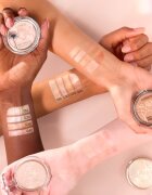 Catrice More Than Glow rozjasňující pudr odstín 010 - Ultimate Platinum Glaze 59 g