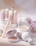 Catrice PEARLFECTION rozjasňující lak na nehty odstín 02 Luminous Pearl ml