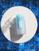 Catrice POOLSIDE OF LIFE hydratační a regenerační tyčinka s chladivým účinkem odstín Pool Down 36 g