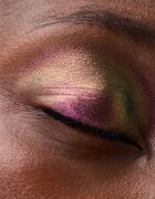 Catrice Prismatic Shift Eyeshadow oční stíny s multichromatickým efektem odstín 020 Berry Blaze 1 g