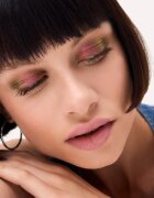 Catrice Prismatic Shift Eyeshadow oční stíny s multichromatickým efektem odstín 020 Berry Blaze 1 g