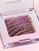 Catrice Prismatic Shift Eyeshadow oční stíny s multichromatickým efektem odstín 020 Berry Blaze 1 g