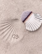 Catrice Seashell Stories štětec na obličej a tělo C01 Ocean’s Treasure 1 ks