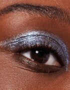 Catrice Space Glam tekuté oční stíny odstín 010 Milky Way 2 ml