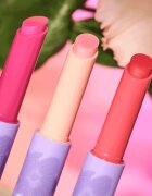 Catrice SPRING AWAKENING třpytivá rtěnka se zvětšujícím efektem odstín C03 Peachspiration 1.72 g