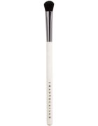 Chantecaille Eye Basic Brush štětec na oční stíny 1 ks