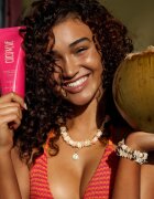 Coco & Eve Sunny Honey Sun-kissed Gradual Tanning Lotion samoopalovací mléko pro postupné opálení s vůní Coco-Mango 200 ml