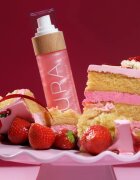 COCOSOLIS AURA Peptide Shimmer Spray hydratační sprej s rozjasňujícím efektem s vůní jahodového cheesecaku 100 ml