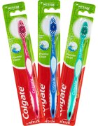 Colgate Premier Clean zubní kartáček medium 1 ks
