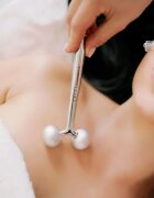 Crystallove Lift & Sculpt masážní pomůcka na obličej barva Silver 1 ks