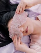 Crystallove Rose Quartz Mask maska na oční okolí 1 ks