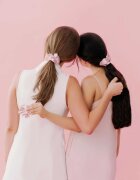 Crystallove Silk Scrunchie hedvábná gumička do vlasů Rose 1 ks