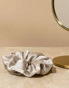 Crystallove Silk Scrunchie hedvábná gumička do vlasů Silver 1 ks