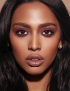 Danessa Myricks Beauty Colorfix Mattes multifunkční líčidlo pro oči rty a tvář odstín Chocolate 10 ml