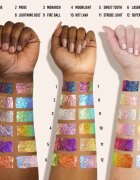 Danessa Myricks Beauty Infinite Chrome Flakes třpytivé oční stíny odstín Bi-Pride 3.8 g