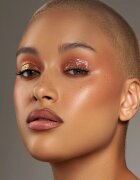 Danessa Myricks Beauty Infinite Chrome Flakes třpytivé oční stíny odstín Monarch 38 g